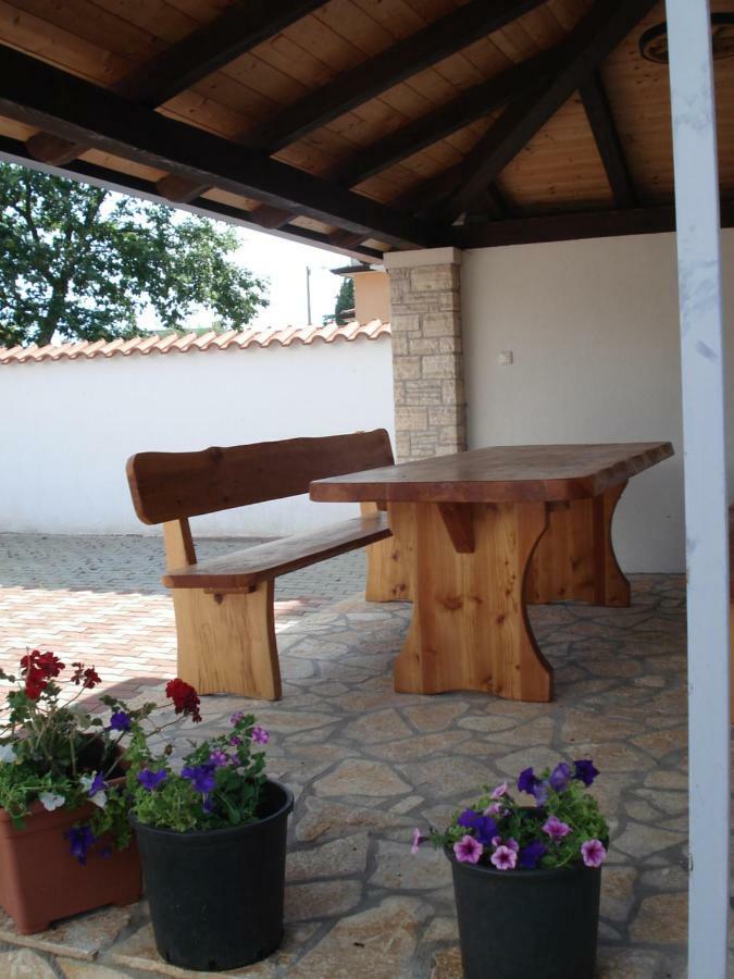 Guesthouse Pejo Poreč Exterior foto